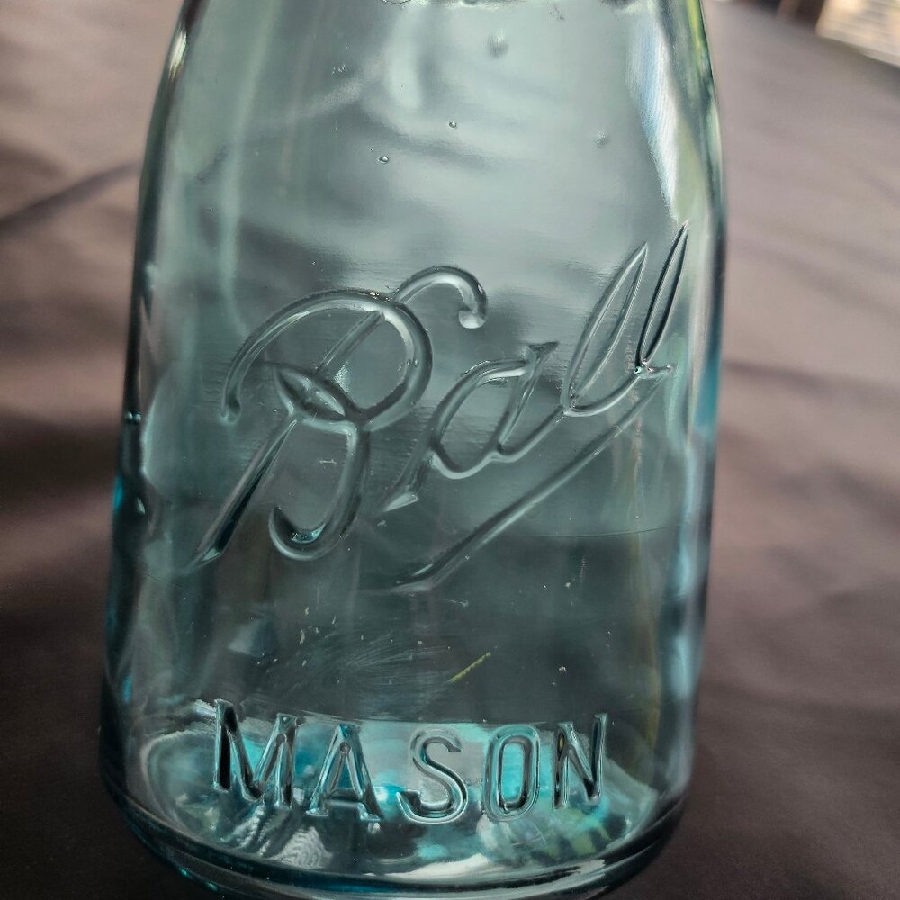 1910 to 1923 Aqua Blue Ball Mason Quart Jar Shoulder Zinc Lid & Seal/Mouth Blown